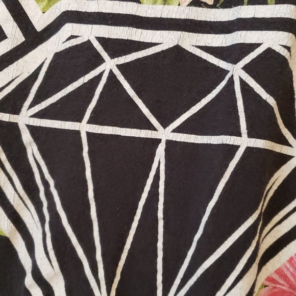 The Young & Wild! T-shirt Size XL - Picture 6 of 7